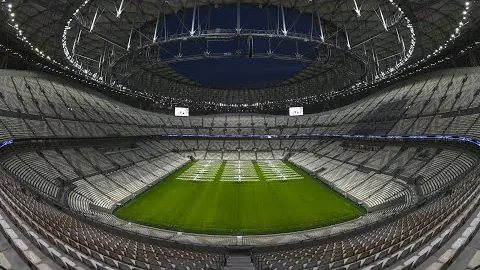 怀特卓越非仅发带助力，冠军阵容坚韧不畏挑战